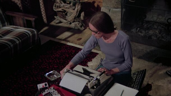 Кто это смотрит? За счет чего существуют трэшовые хорроры