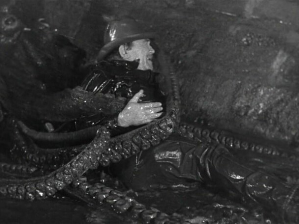 Кто это смотрит? За счет чего существуют трэшовые хорроры