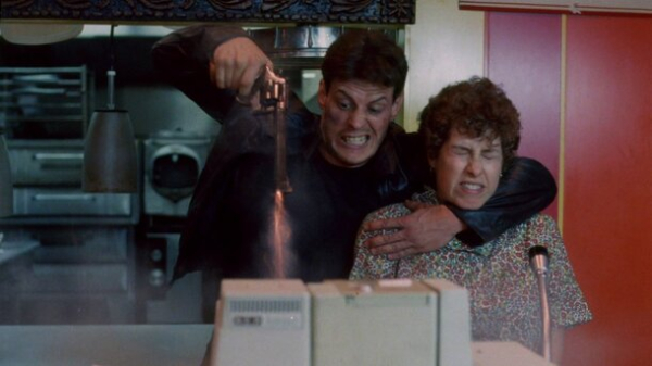 Кто это смотрит? За счет чего существуют трэшовые хорроры